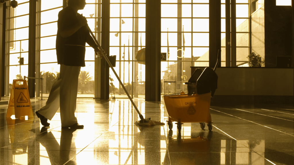 Conheça os diferenciais competitivos de uma empresa de limpeza profissional de excelência e descubra como a Jan-Pro pode transformar o ambiente da sua empresa.