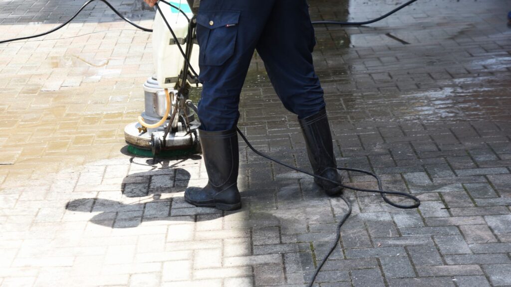 Como A Escolha Da Empresa de Limpeza Profissional Impacta na Satisfação Dos Seus Colaboradores Jan-Pro do Brasil - Serviços de Limpeza Comercial A escolha da empresa de limpeza profissional impacta diretamente na satisfação dos colaboradores. Descubra como isso pode transformar seu ambiente de trabalho.