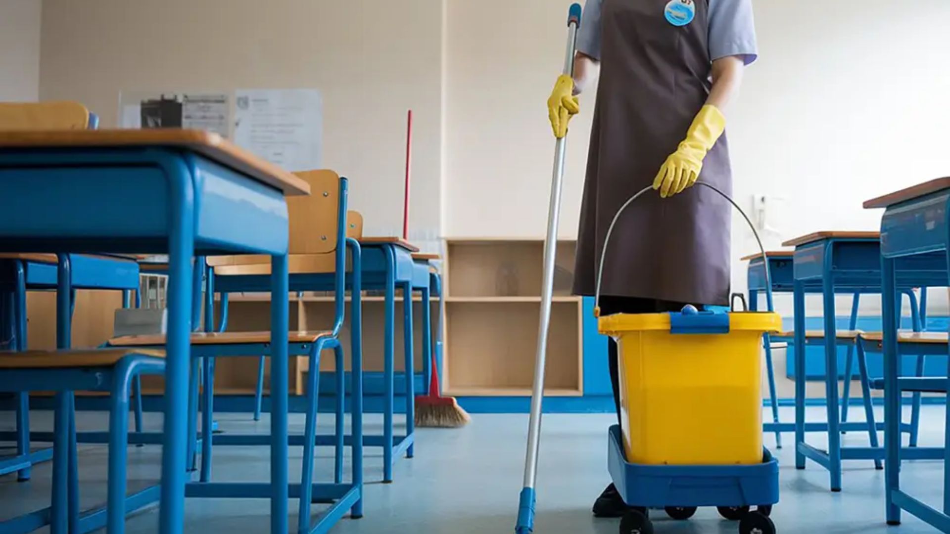 Descubra como a Jan-Pro Brasil pode transformar a limpeza da sua escola em Viana, ES, garantindo segurança e qualidade.