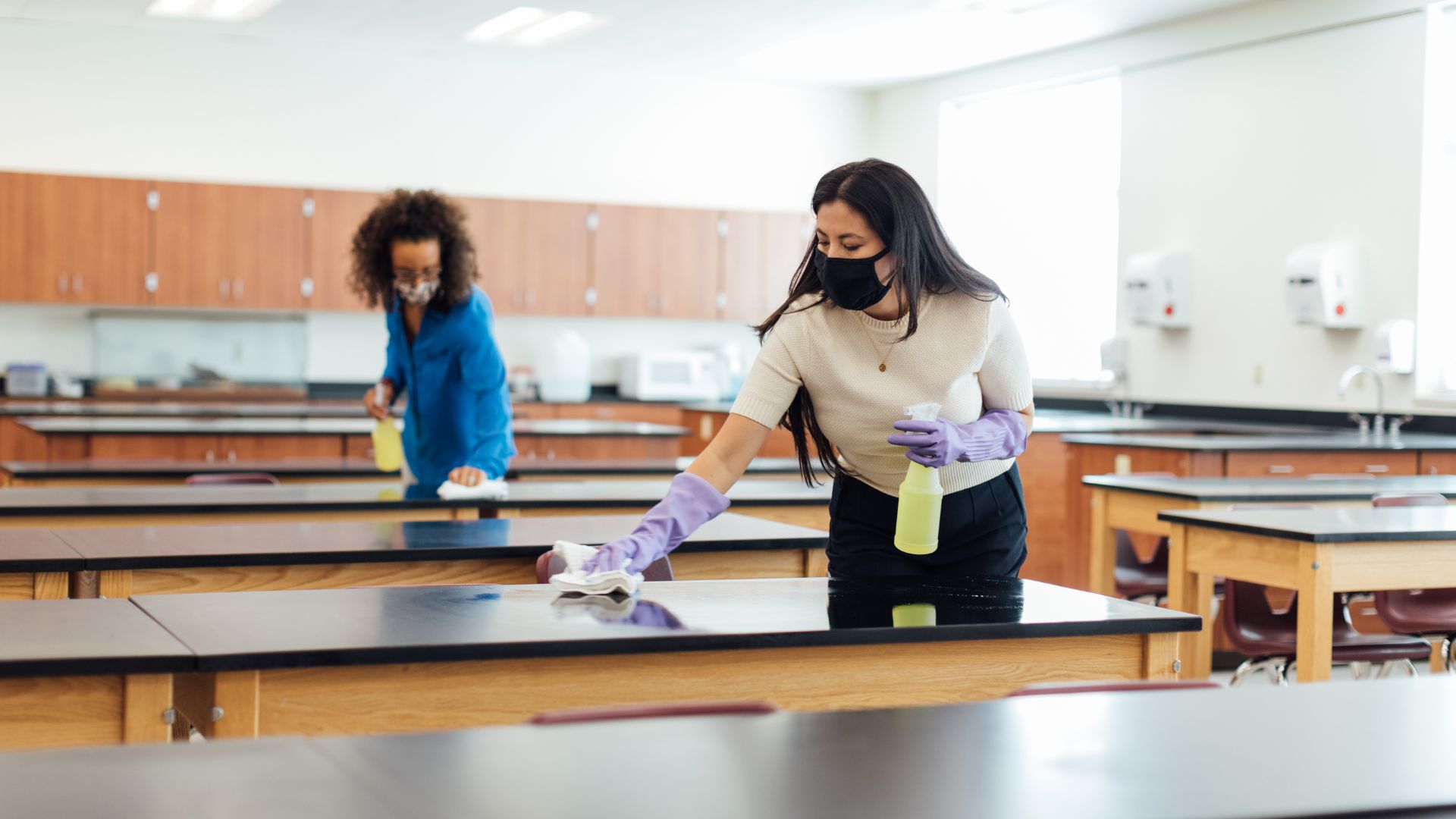 Empresa de limpeza especializada em escolas em Vitória ES. Conheça a metodologia certificada da Jan-Pro Brasil.