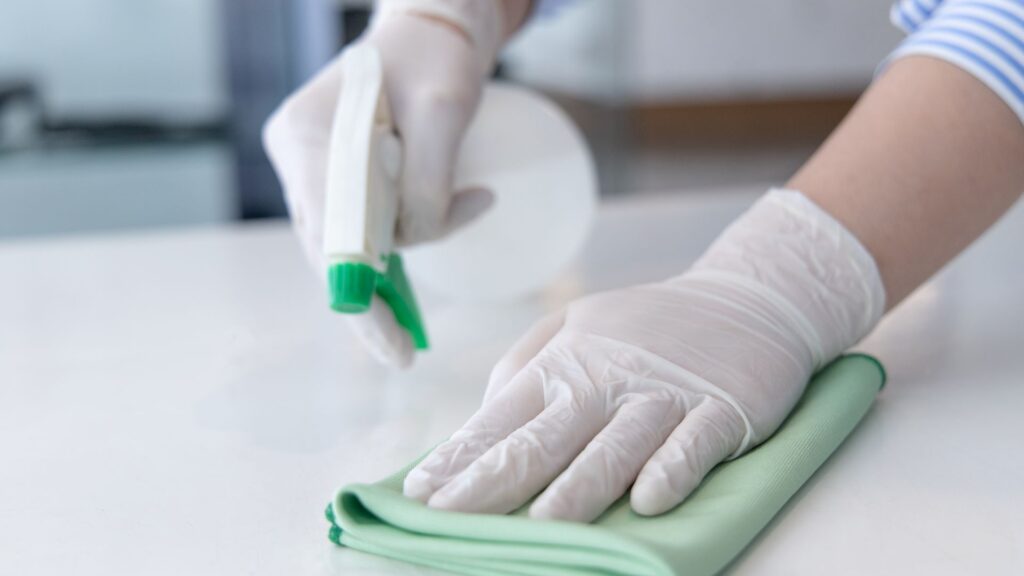 Melhor empresa de limpeza de clínicas em Cariacica ES: conheça a Jan-Pro Brasil, com protocolos de higienização para saúde.